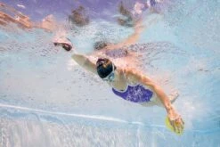 FINIS ISO Hand Paddle -Swim Gear Central 1.05.033 small usage 1