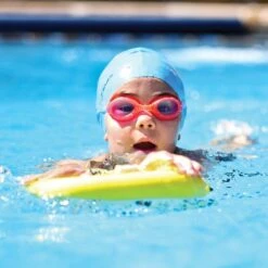 FINIS Foam Kickboard 9 FINIS Foam Kickboard -Swim Gear Central 1.05.035 Junior Usage.Main 5