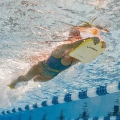 FINIS Foam Kickboard 11 FINIS Foam Kickboard -Swim Gear Central 1.05.035 Senior Usage.Main 3