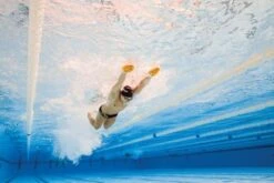 FINIS Agility Floating Paddle 13 FINIS Agility Floating Paddle -Swim Gear Central 1.05.145 image usage 30