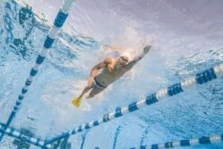 FINIS Edge Fin -Swim Gear Central 2.35.050 image usage 13