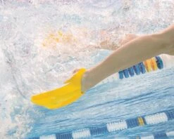 FINIS Edge Fin -Swim Gear Central 2.35.050 image usage 8