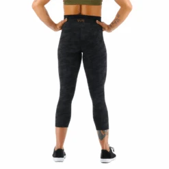 TYR GYM Women’s High Rise Camo Blackout 3/4 Leggings -Swim Gear Central FTTMRB3A 001 main02